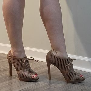 Vince Camuto Taupe peep toe booties